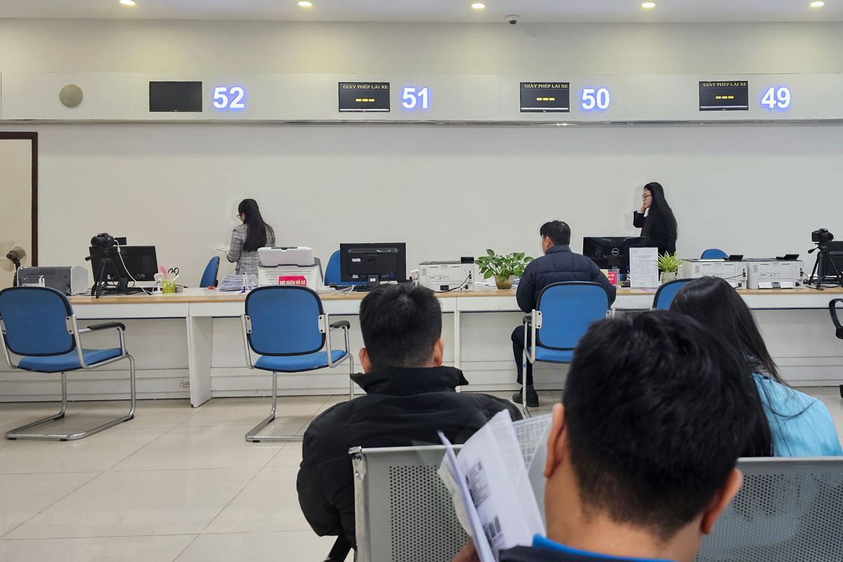 Operating at the Quang Ninh Provincial Public Administration Service Center. Photo: Doan Hung