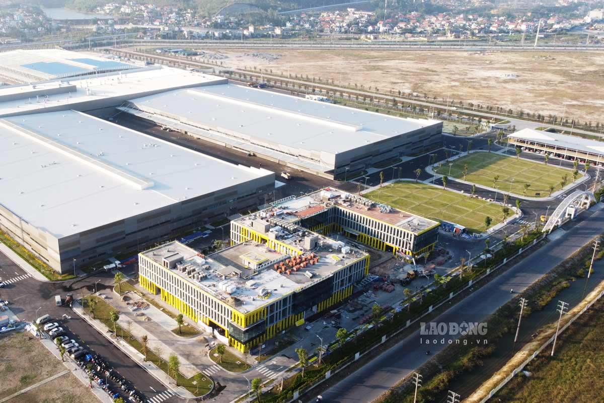 Toan canh Nha may o to Thanh Cong Viet Hung,  co cong suat 120.000 xe oto/nam duoc xay dung tren dien tich 36,5ha, nam trong To hop Cong nghiep oto va phu tro Thanh Cong Viet Hung quy mo tong dien tich 340ha, voi tong so von dau tu 8.679 ty dong.  