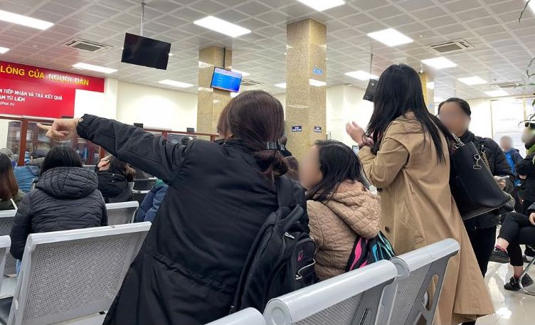 The demand for registering for extra-curricular teaching business households in Hanoi has increased. Photo: Thanh Binh