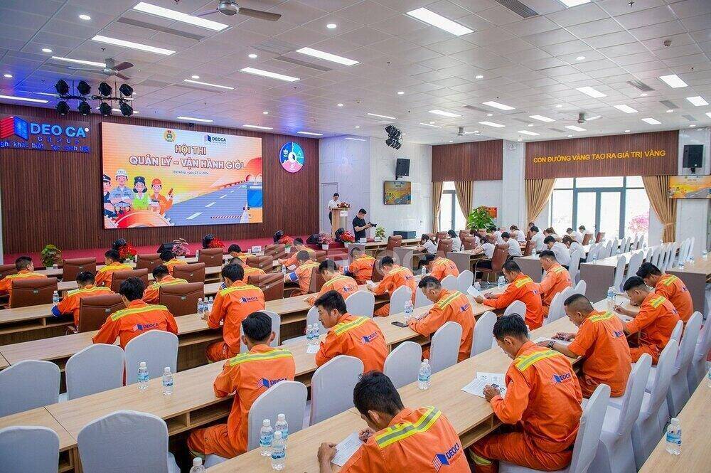Nguoi lao dong Deo Ca tham gia Hoi thi quan ly, van hanh gioi 2024. Ảnh: Tuan Linh