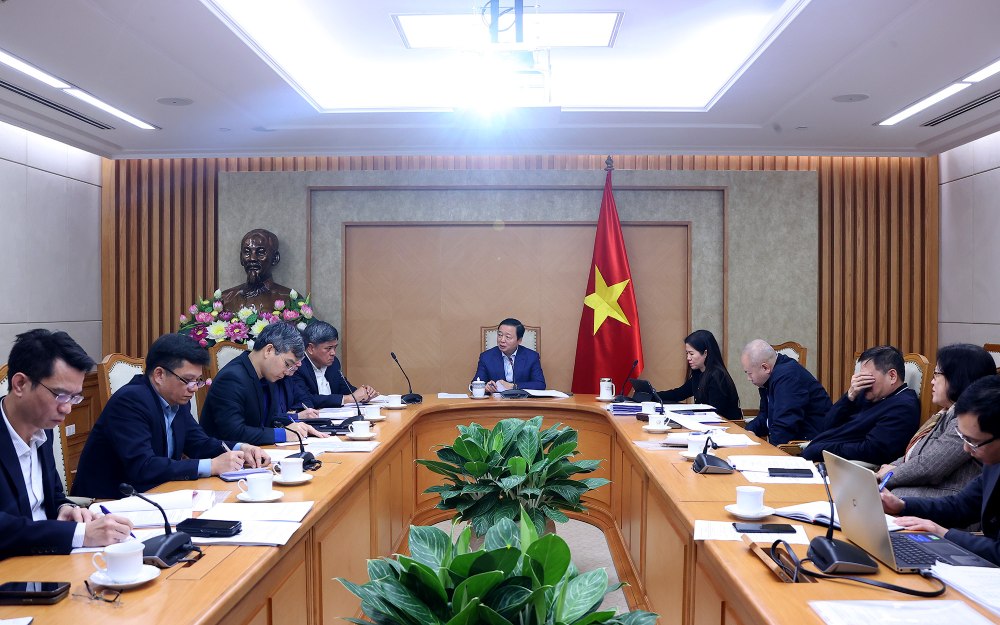 Deputy Prime Minister Tran Hong Ha chaired a meeting to listen to reports and give opinions on agricultural promotion development strategies. Photo: VGP/Dinh Nam