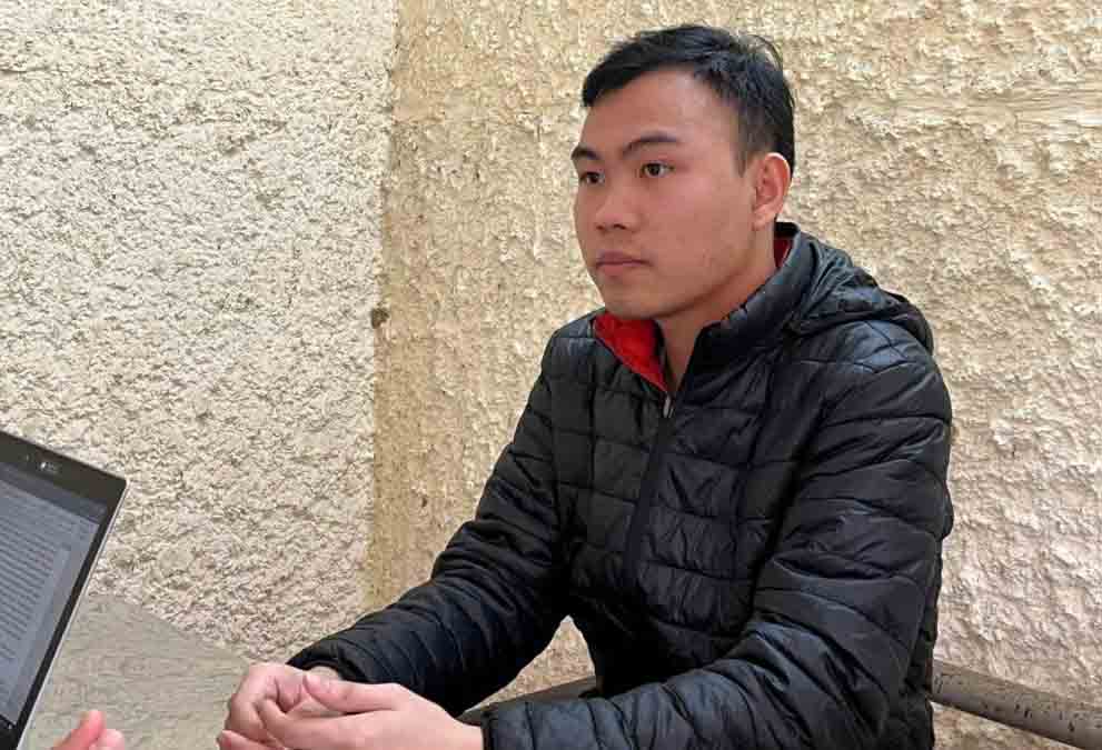 Đối tượng Nguyễn Văn Đồng là kỹ thuật viên vận hành hàng nghìn Facebook để lừa đảo. Ảnh: Công an Hà Tĩnh.