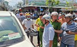 Làm rõ vụ đập vỡ kính ô tô vì nghi bắt cóc phụ nữ ở Cà Mau