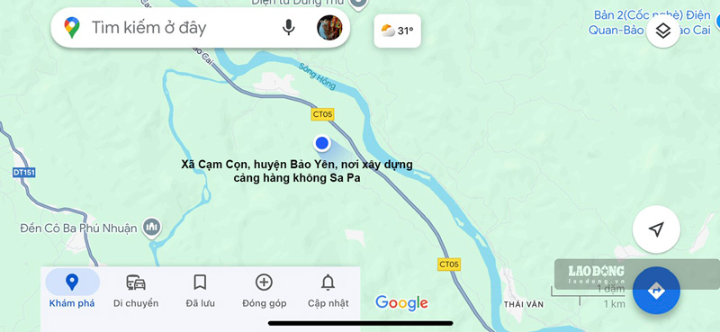 Dia diem xay dung cang hang khong Sa Pa duoc xac dinh o mot so thon Con 2, Con 1, Cam Con... xa Cam Con, huyen Bao Yen. Dien tich su dung dat la 371 ha. 