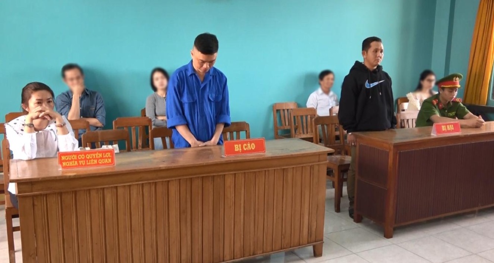 Because Khoa broke his promise to repay the debt, Thang stabbed Khoa many times. Photo: Van Vu