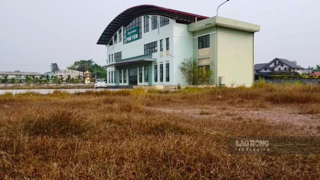 Pho Yen Bus Station with a total investment of 19 billion VND was proposed to be revoked. Photo: Nguyen Hoan.