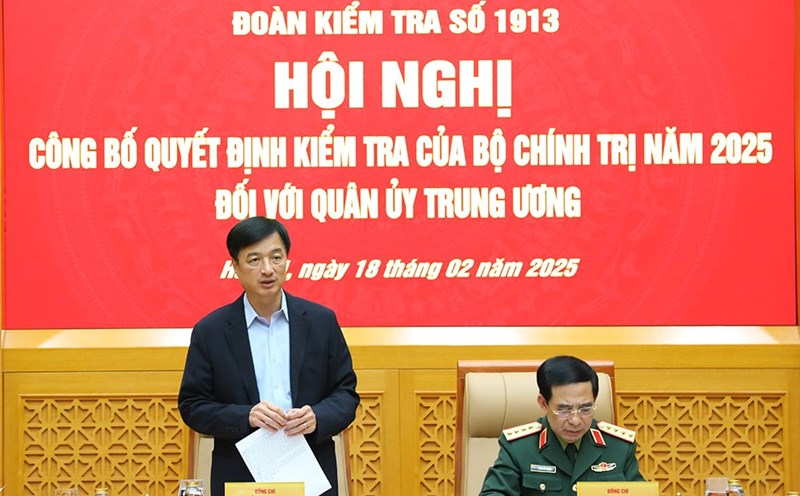 Mr. Nguyen Duy Ngoc - Politburo member, Secretary of the Party Central Committee, Chairman of the Central Inspection Committee, Head of the inspection delegation - spoke at the Conference. Photo: Ministry of National Defense.