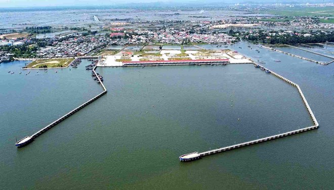 Cảng cá 220 tỉ đồng ở Huế mới bàn giao đã xuống cấp