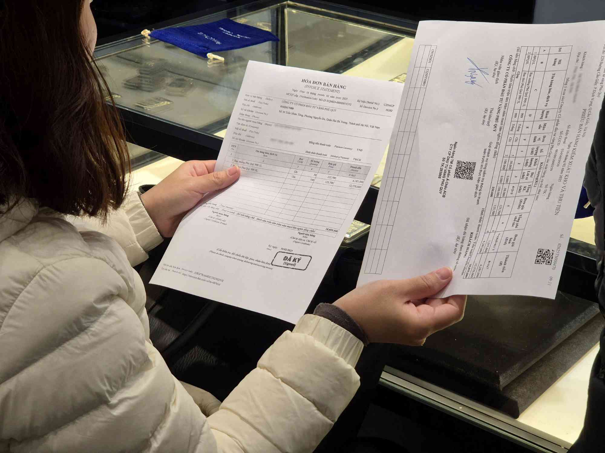 Investing in silver is becoming a new trend. Photo: Phan Anh