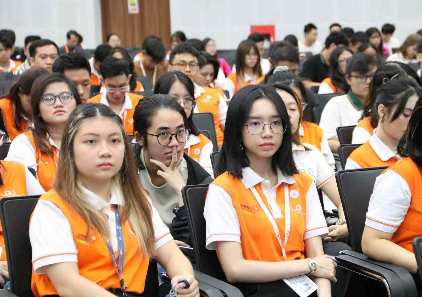 Students of Viet Duc University. Photo: Dinh Trong