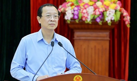 Thứ trưởng Bộ Giáo dục và Đào tạo Phạm Ngọc Thưởng khẳng định, Thông tư 29 đưa dạy thêm vào khuôn khổ chứ không cấm.  Ảnh: Bộ GDĐT