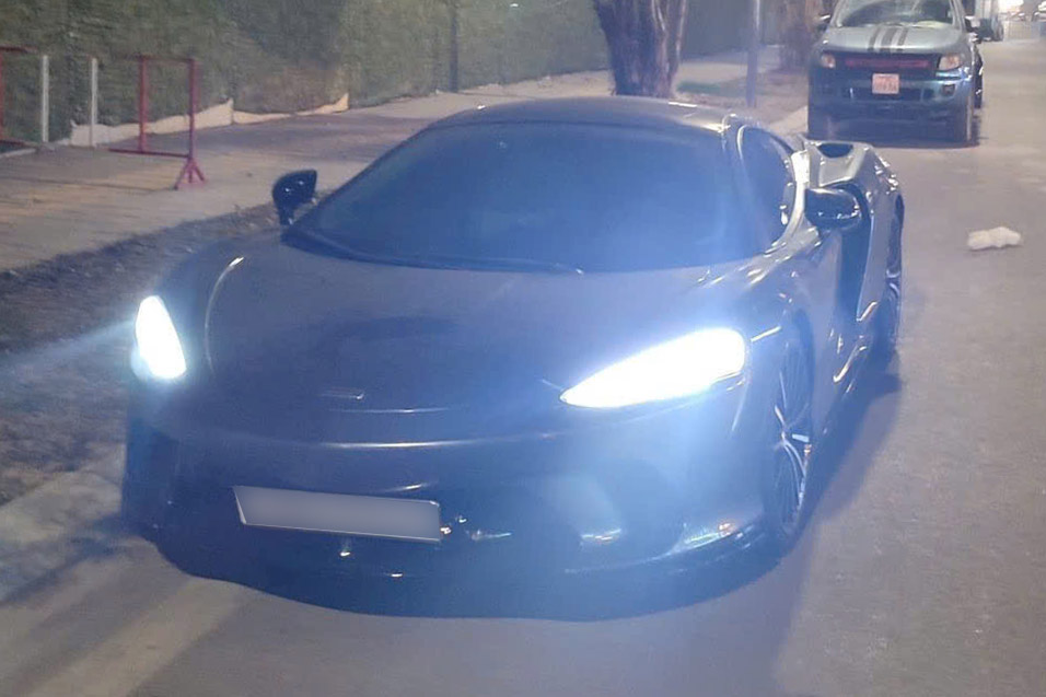 The first McLaren GT supercar to arrive in Vietnam has been registered with a Hanoi license plate. Photo: Nguyen Ba