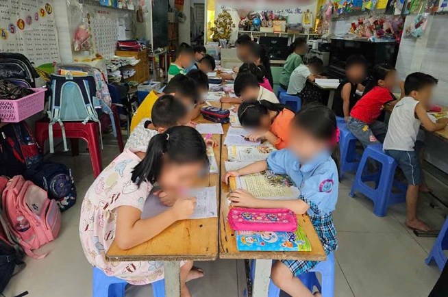 Circular 29 of the Ministry of Education and Training stipulates that extra teaching is not organized for primary school students, except for physical education, sports, arts, and life skills. Illustrative photo: Viet Dung