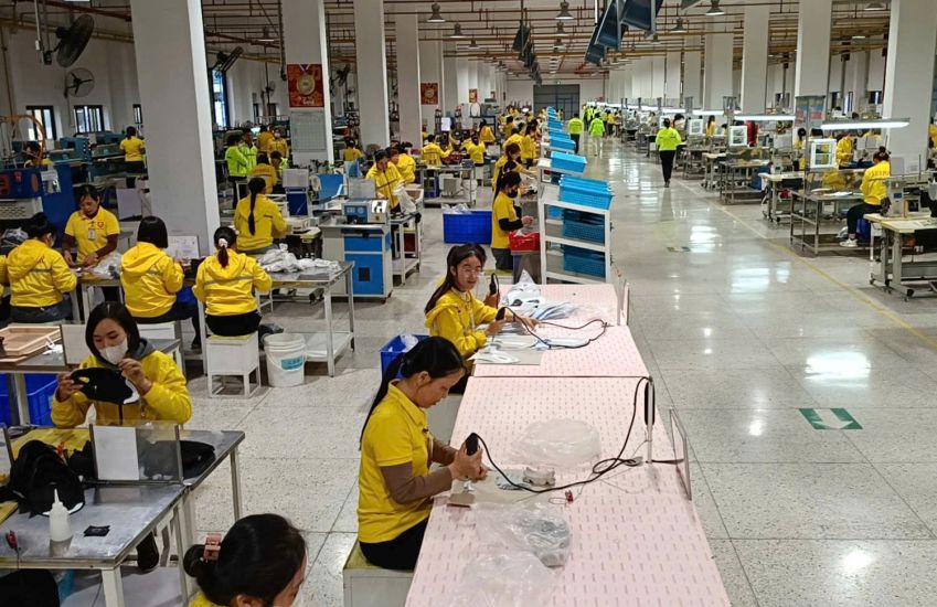 Workers of Viet Power Company Limited (Hai Hau district, Nam Dinh province) are excited to work when orders have stabilized since the beginning of the year. Photo: Dung Trang