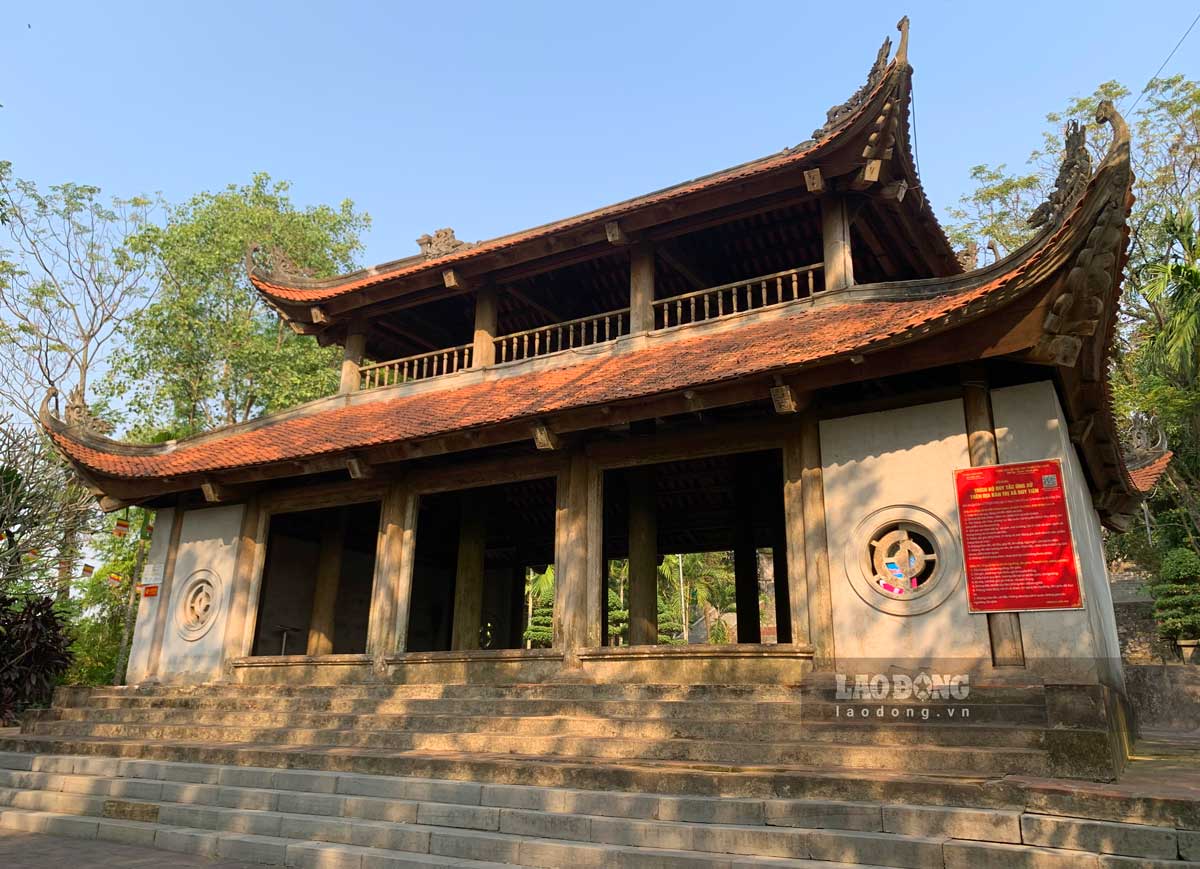 The ancient, mossy gate is painted with time and history at Long Doi Son Pagoda, Ha Nam. Photo: Ha Vi