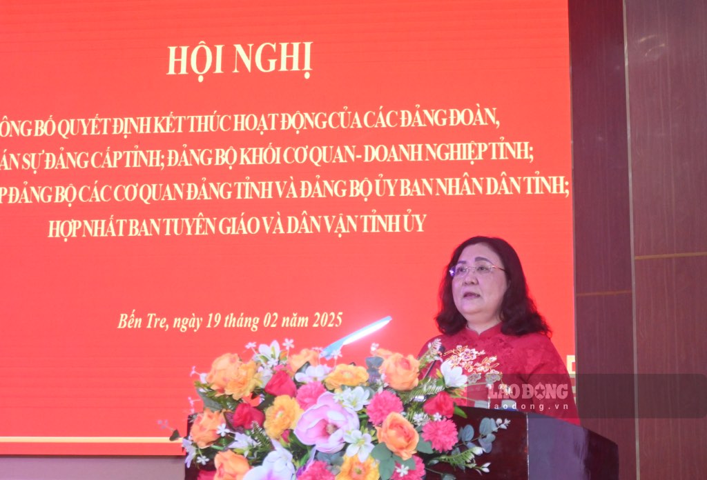 Ba Ho Thi Hoang Yen – Quyen Bi thu Tinh uy, Chu tich HDND tinh Ben Tre - phat bieu tai hoi nghi. Anh: Thanh Nhan