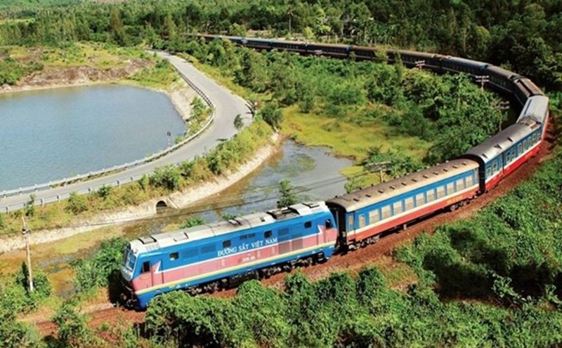 The Lao Cai - Hanoi - Hai Phong railway line has a main route length of 390.9km. Illustrative photo: dsvn.vn