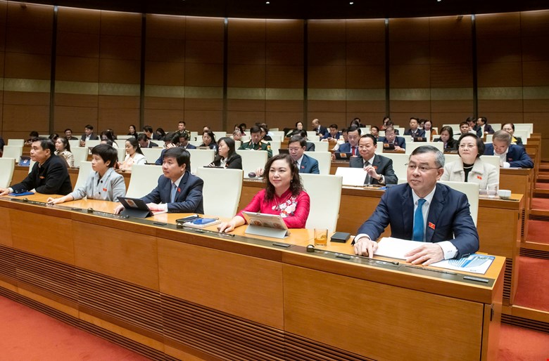 The National Assembly agreed to keep the People's Councils at the district and ward levels. Photo: Quochoi.vn