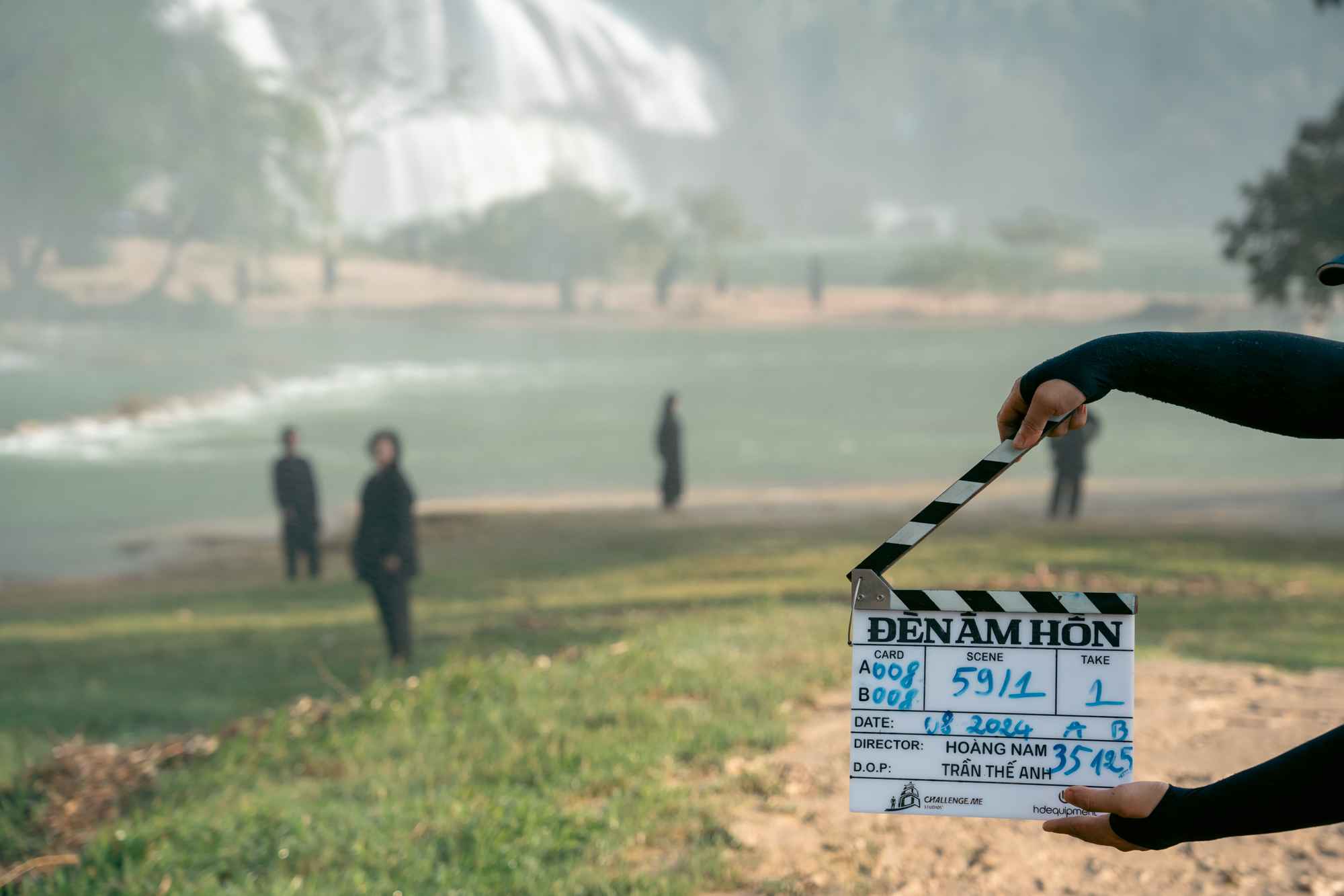 The movie "The Heart" continues to cause a box office fever, reaching the 100 billion VND revenue mark. Photo: Producer