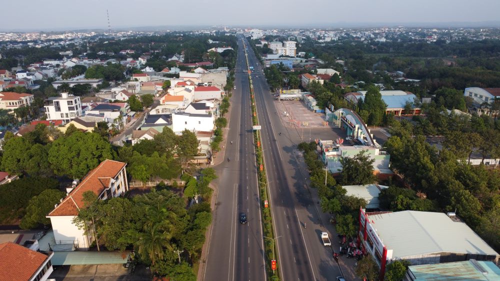 10 cadres and leaders of departments and branches in Binh Phuoc voluntarily applied for early retirement. Photo: Duong Binh