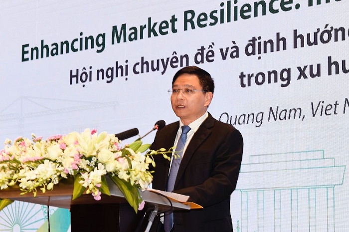 Minister Nguyen Van Thang spoke at the Conference on thematic and orientation for the development of the stock market in the integration trend. Photo: UBCKNN