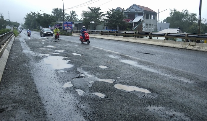 The project to renovate and upgrade National Highway 14B through Hoa Vang district, Da Nang city with a total investment of more than 788 billion VND is expected to be completed on April 30. Photo: Nguyen Linh
