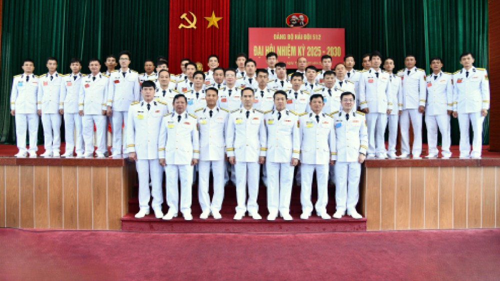 Cac dai bieu tham gia dai hoi chup anh luu niem. Anh: Vung 5 Hai quan