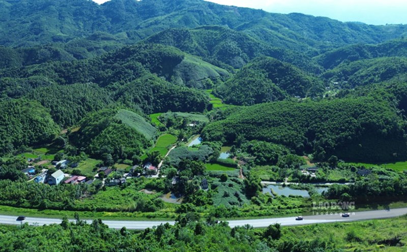 3 years after the groundbreaking, the Sa Pa airport project is still inactive. Photo: Dinh Dai.