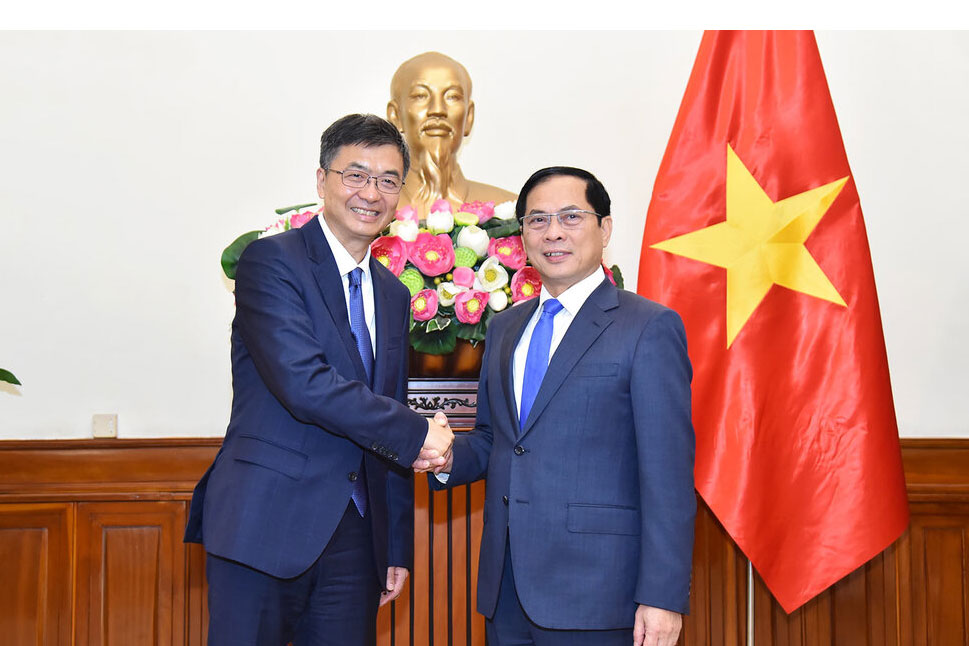 Deputy Prime Minister and Minister of Foreign Affairs Bui Thanh Son and Mr. Tran Cuong - Secretary of the Party Committee of Guangxi Zhuang Autonomous Region, China. Photo: Ministry of Foreign Affairs
