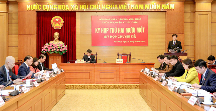 Scene of the 21st session of the 17th Vinh Phuc Provincial People's Council. Photo: Trong Hieu
