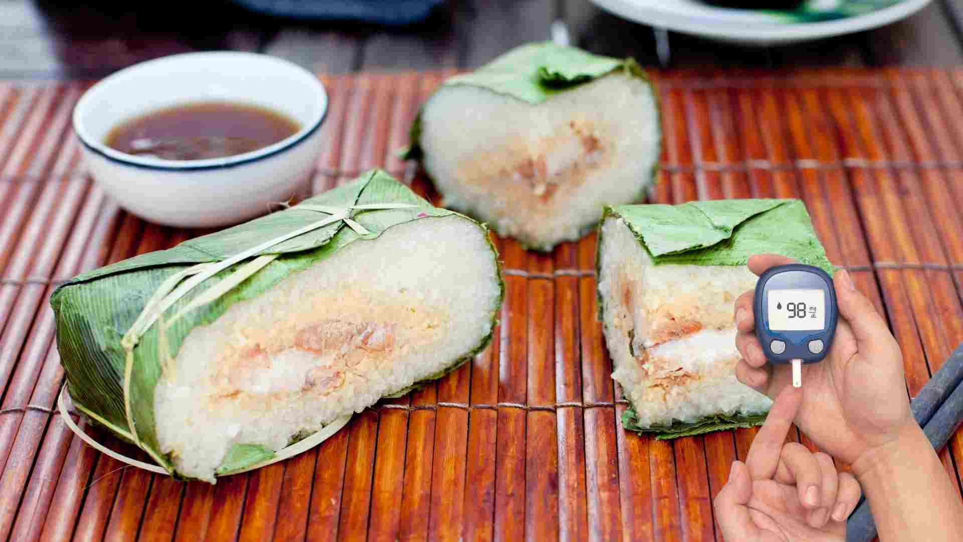 Eating banh chung properly does not affect blood sugar. Graphics: Ha May