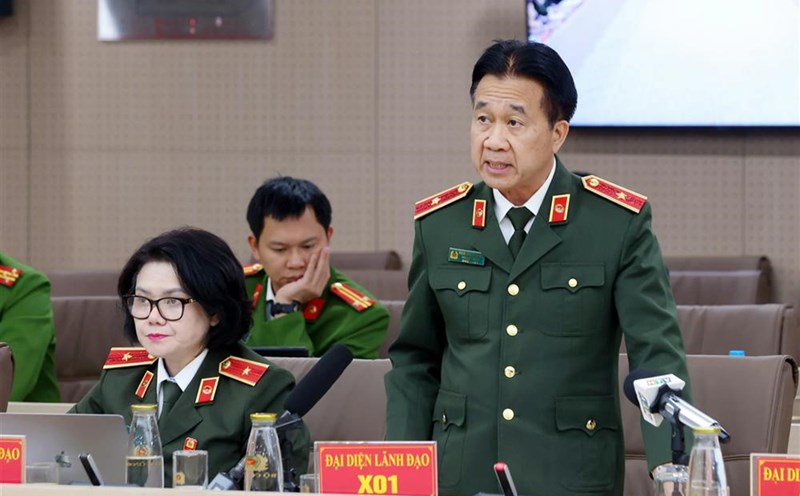 Major General Pham Quang Tuyen - Deputy Director of the Department of Organization and Personnel - informed about the work of streamlining the organizational apparatus of the Ministry of Public Security at the press conference on the afternoon of December 26, 2024. Photo: Ministry of Public Security