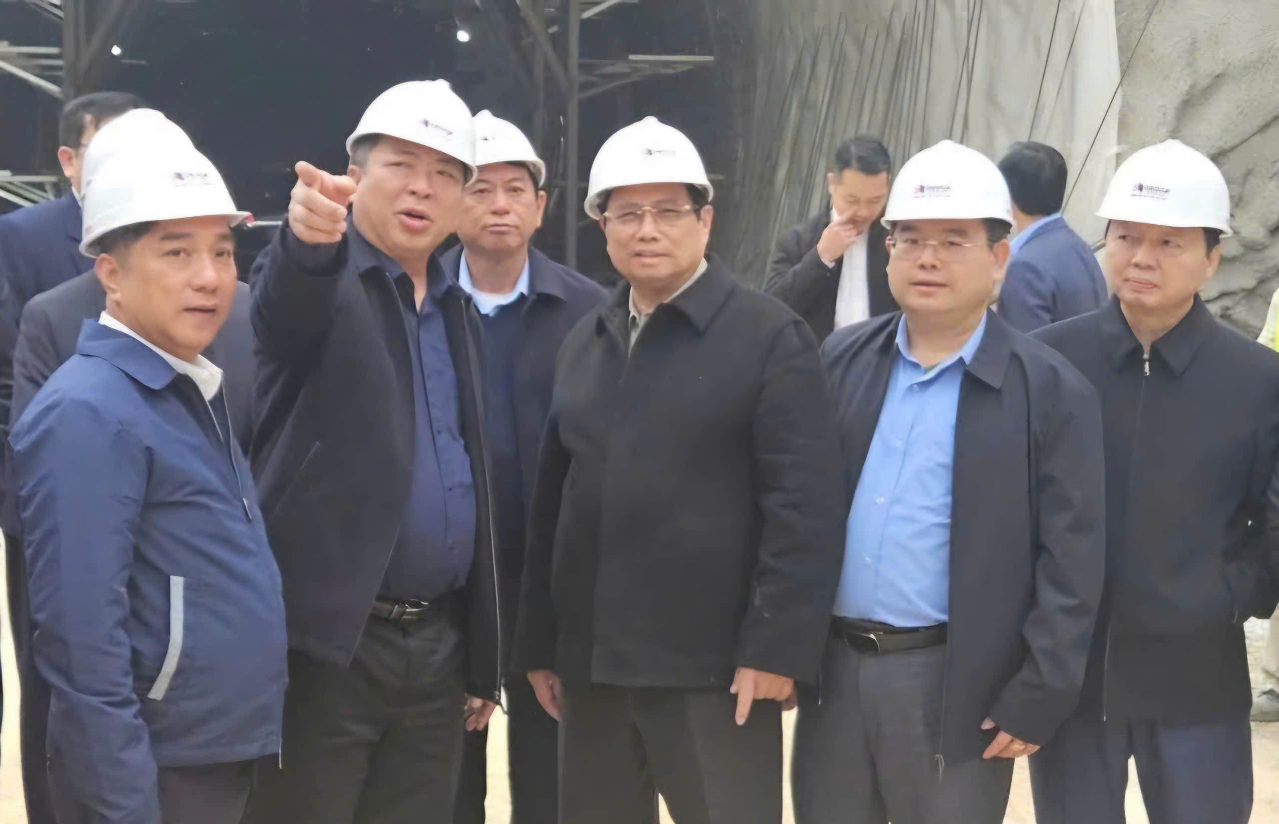 Thu tuong kiem tra du an. Anh: Vu Khuyen.