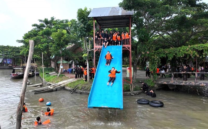 The attraction of garden tourism in the West during Tet