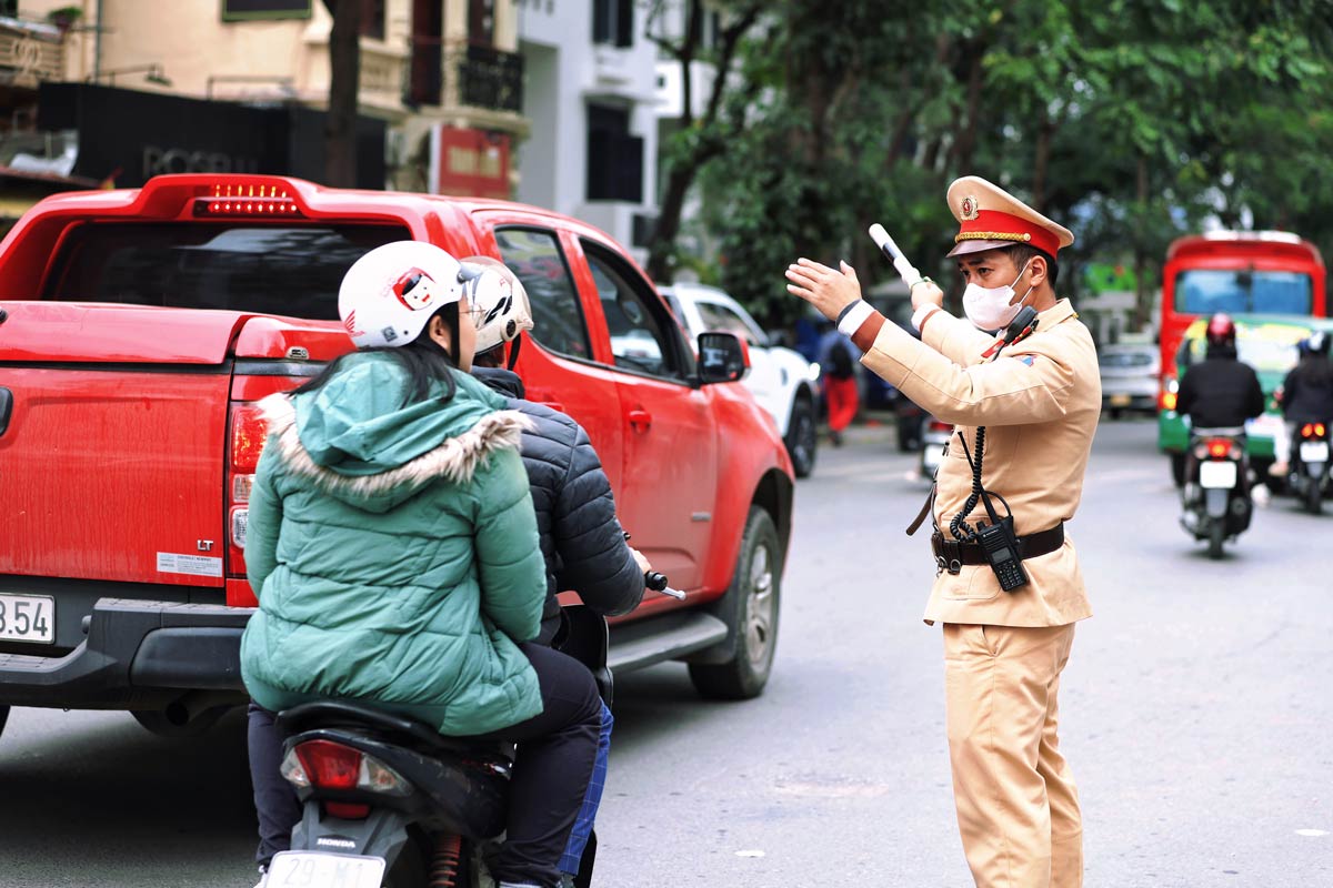 De dam bao giao thong quanh khu vuc Van Mieu - Quoc Tu Giam thong suot, luc luong chuc nang da chu dong tuc truc, dieu phoi, phan luong giao thong.