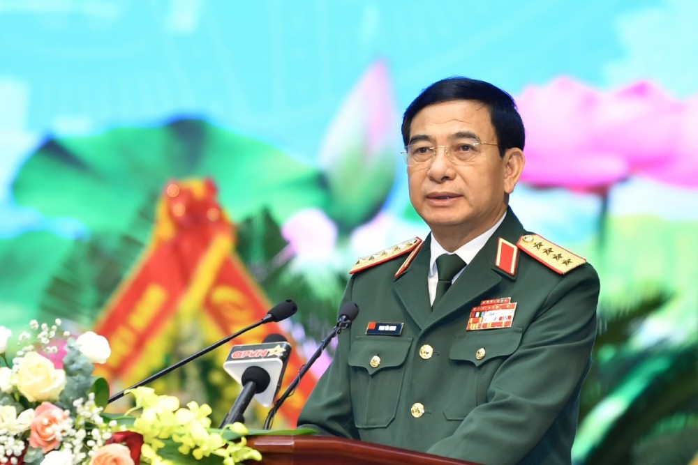 General Phan Van Giang - Politburo member, Minister of National Defense - sent a congratulatory letter on the 60th anniversary of Infantry Regiment 4. Photo: Ministry of National Defense