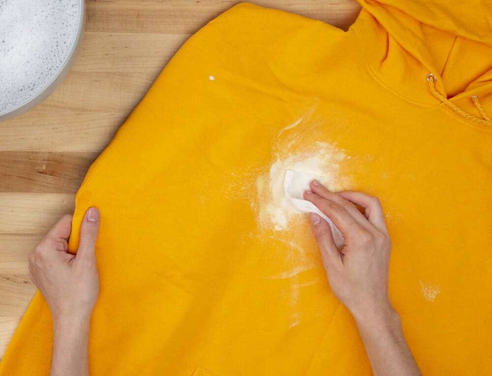 Paint-stained sweatshirts need to be treated properly for optimal results. Photo: Pixabay