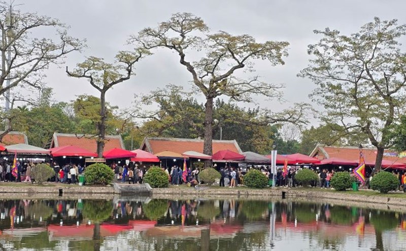 Beautiful and ancient spring scenery at the Keo Pagoda National Special Relic Site (Duy Nhat Commune, Vu Thu District, Thai Binh Province) on the 5th day of the Lunar New Year 2025. Photo: Trung Du
