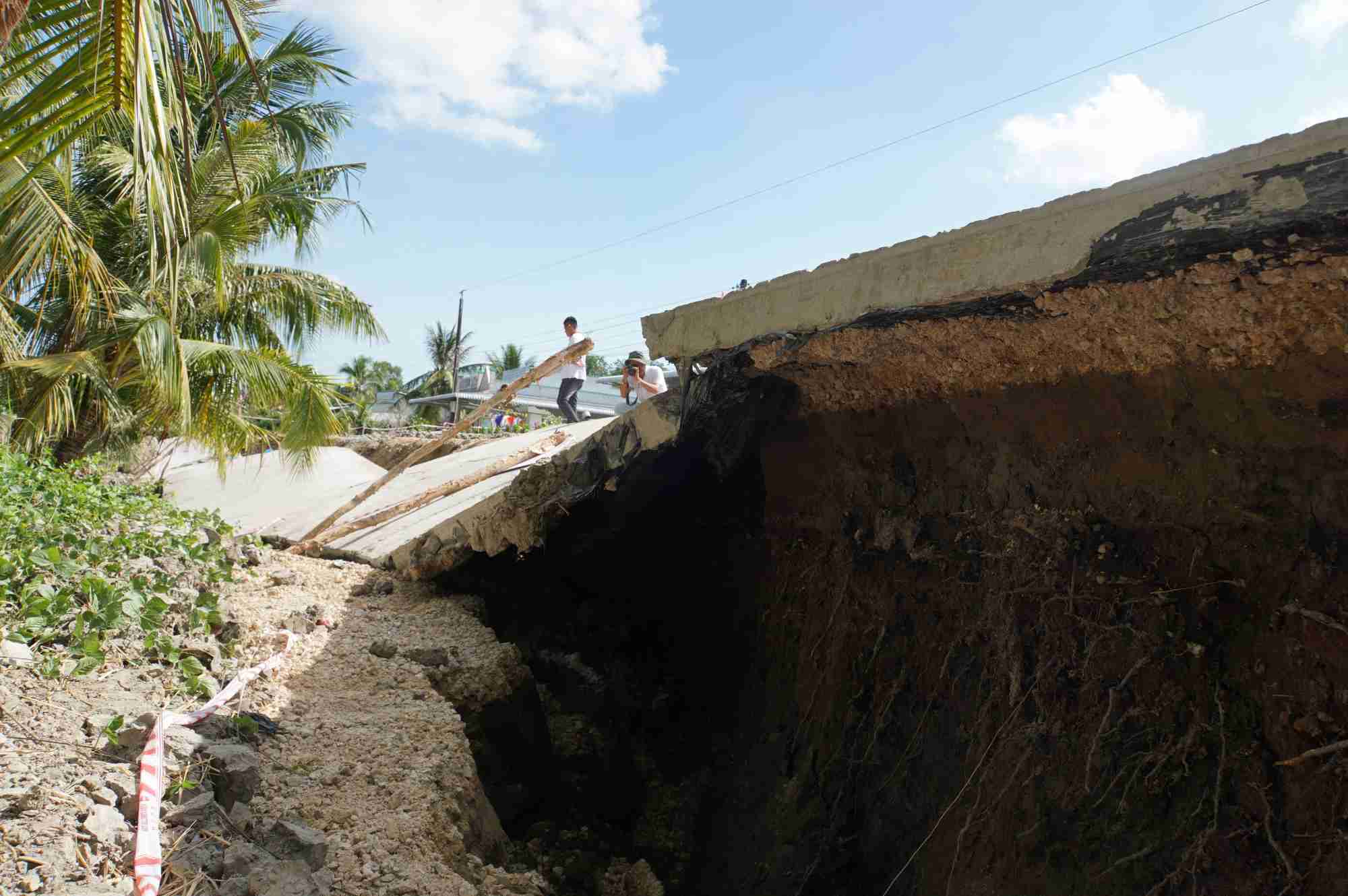 Landslide in Hong Dan district, Bac Lieu in the dry season of 2024. Photo: Nhat Ho