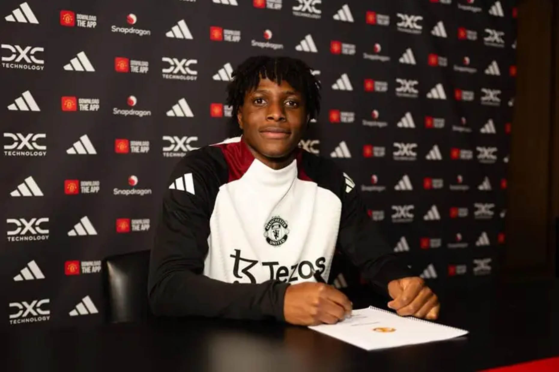 Patrick Dorgu has become a "Red Devil". Photo: Manchester United