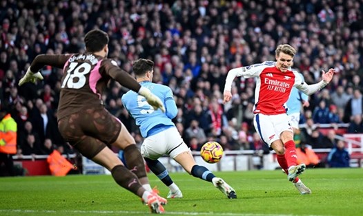 Odegaard mở tỉ số cho Arsenal từ sớm. Ảnh: Premier League