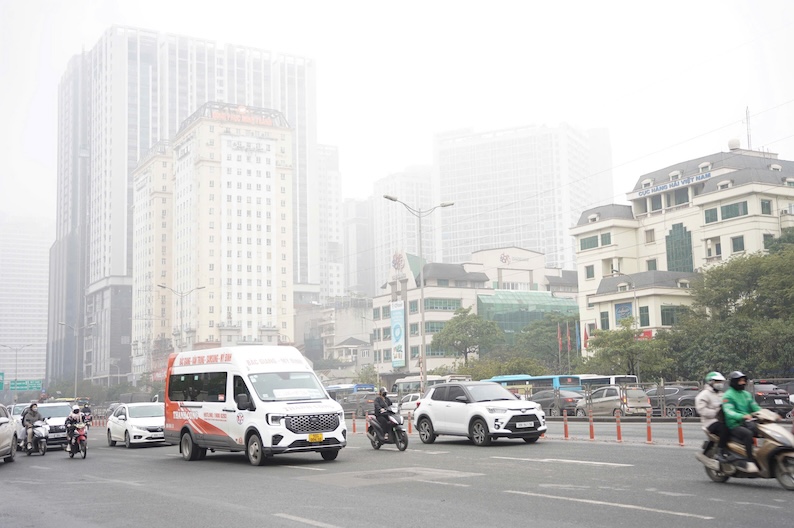 Trung tam du bao khi tuong thuy van du bao Ha Noi hom nay se tiep dien troi nhieu may, co mua nho, mua phun va suong mu. Nhiet do dao dong trong khoang 15-19 do C. 