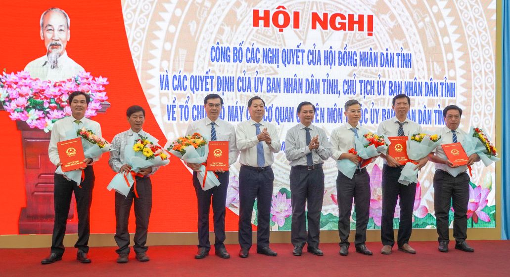 Lanh dao So Xay dung. Anh: Phuong Anh