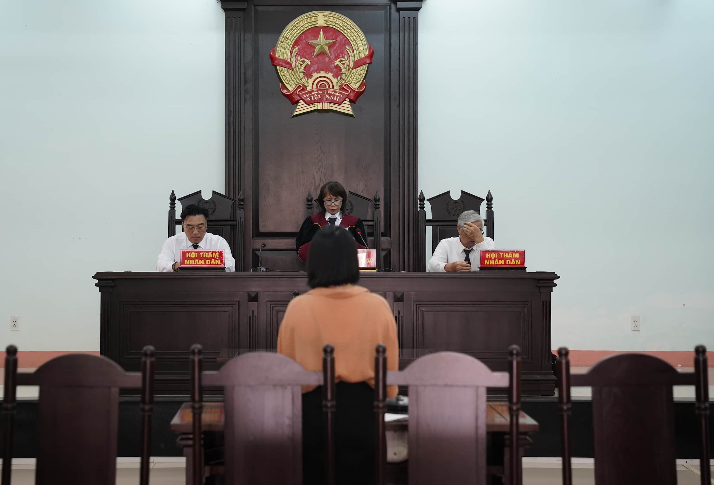 Khanh Hoa Court annulled a series of administrative decisions on land prices. Photo: Huu Long