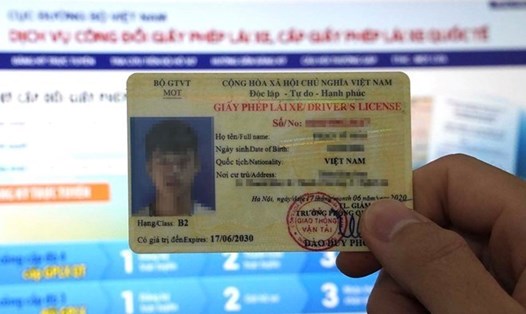 Đổi giấy phép lái xe. Ảnh minh họa: Phạm Đông