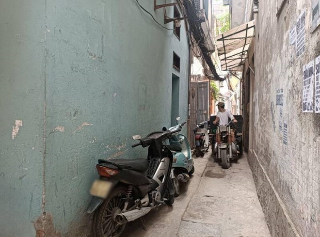 The segment of private houses in alleys in Hanoi is attracting the attention of many people. Photo: Thu Giang