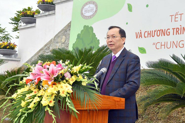 Mr. Dao Minh Tu - Deputy Secretary of the Party Committee, Permanent Deputy Governor of the State Bank, Chairman of the Vietnam Bank Trade Union - launched the program. Photo: NHDNH