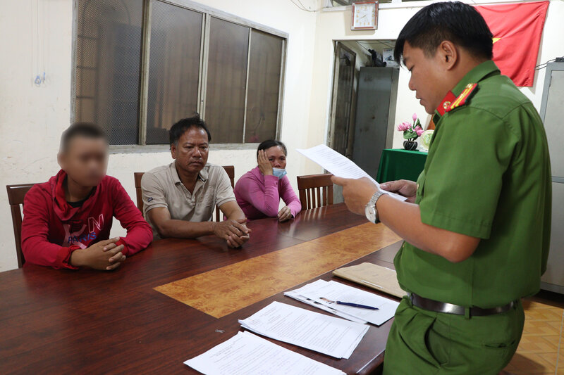 The subject who burned the police car was taken to a reformatory school. Photo: Provided by the police