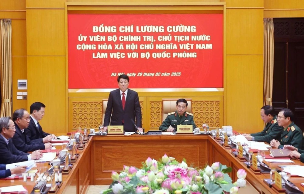 Politburo member and President Luong Cuong spoke at the meeting with leaders of the Ministry of National Defense. Photo: VNA