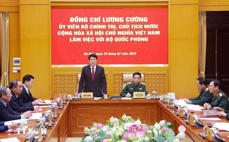 Politburo member and President Luong Cuong spoke at the meeting with leaders of the Ministry of National Defense. Photo: VNA